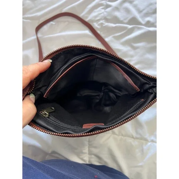 Wise Owl Cognac Leather Crossbody Bag – Adjustable Strap, Multi‑Pocket Design - Picture 16 of 16